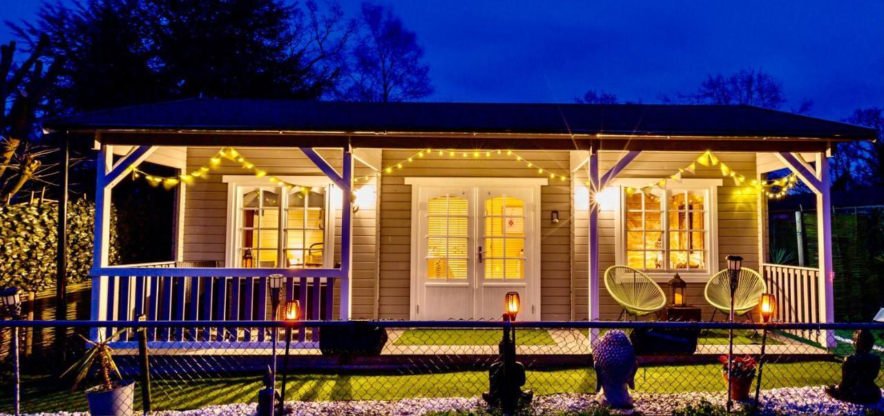 The Retreat Log Cabin Sudbury  Exterior photo